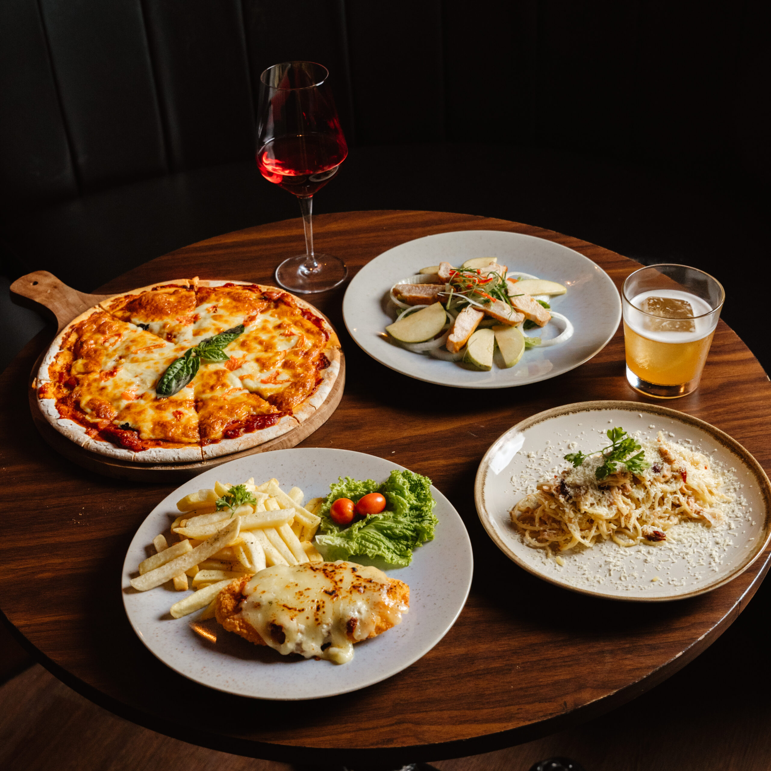 pizza wine and spagheti